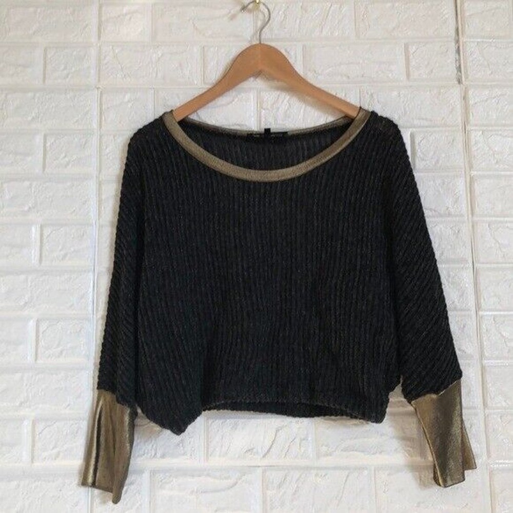 Hot & Delicious gold cuff cropped crop‎ sweater